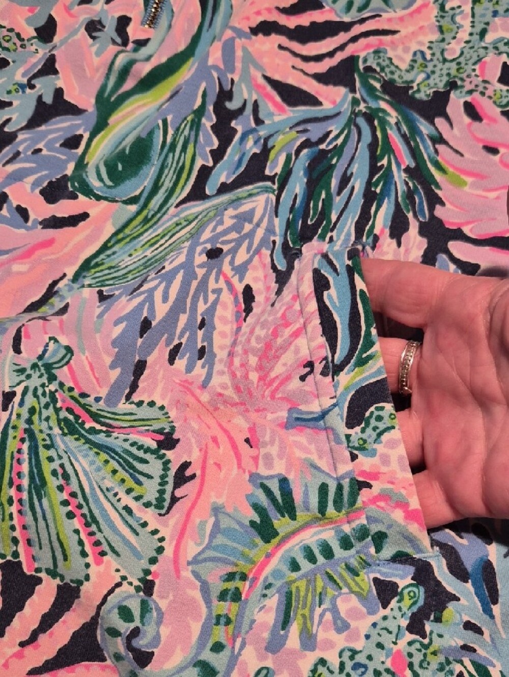 Lilly Pulitzer Skipper Popover, "Bringing Mermaid Back" Print - Picture 3 of 4